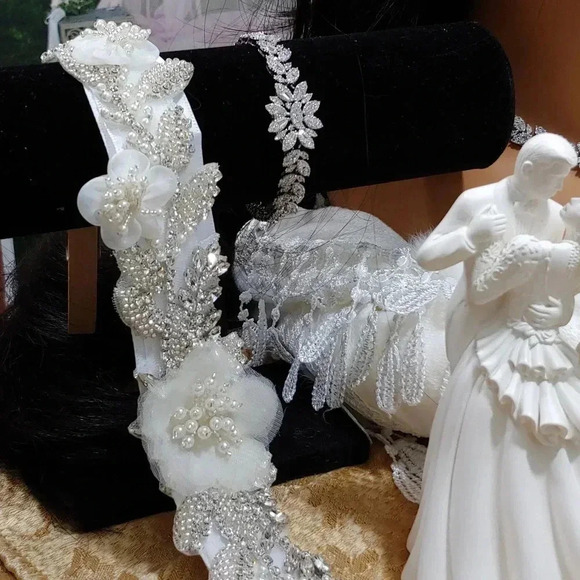 7pc Unique One-Of-A-Kind Tiara Bridal Package - Picture 6 of 12